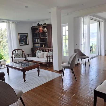 Дом отдыха Casa Con Vistas Al Mar Con Terreno En Pontevedra *