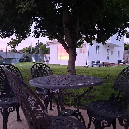 Casa Con Vistas Al Mar Con Terreno En Pontevedra Понтеведра
