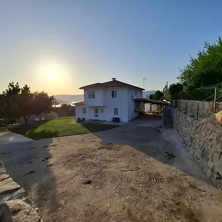Дом отдыха Casa Con Vistas Al Mar Con Terreno En Pontevedra *