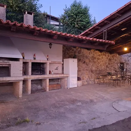 Casa Con Vistas Al Mar Con Terreno En Pontevedra Понтеведра
