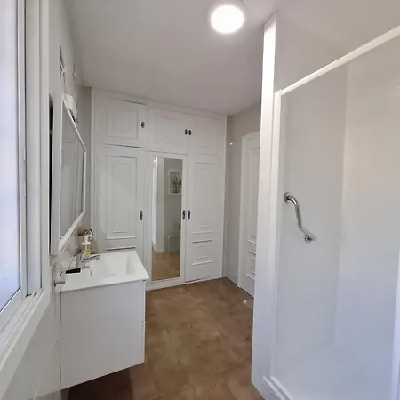 Casa Con Vistas Al Mar Con Terreno En Pontevedra * Понтеведра